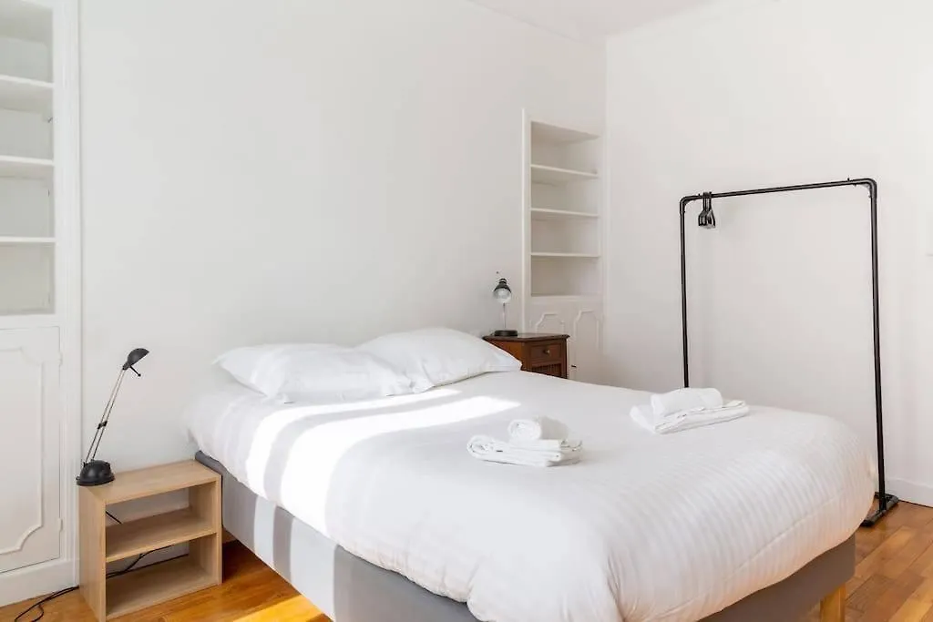 Koaven - Bel Appartement 65M2 Cours Dajot - Balcon Avec Vue Mer Brest 0*,  France